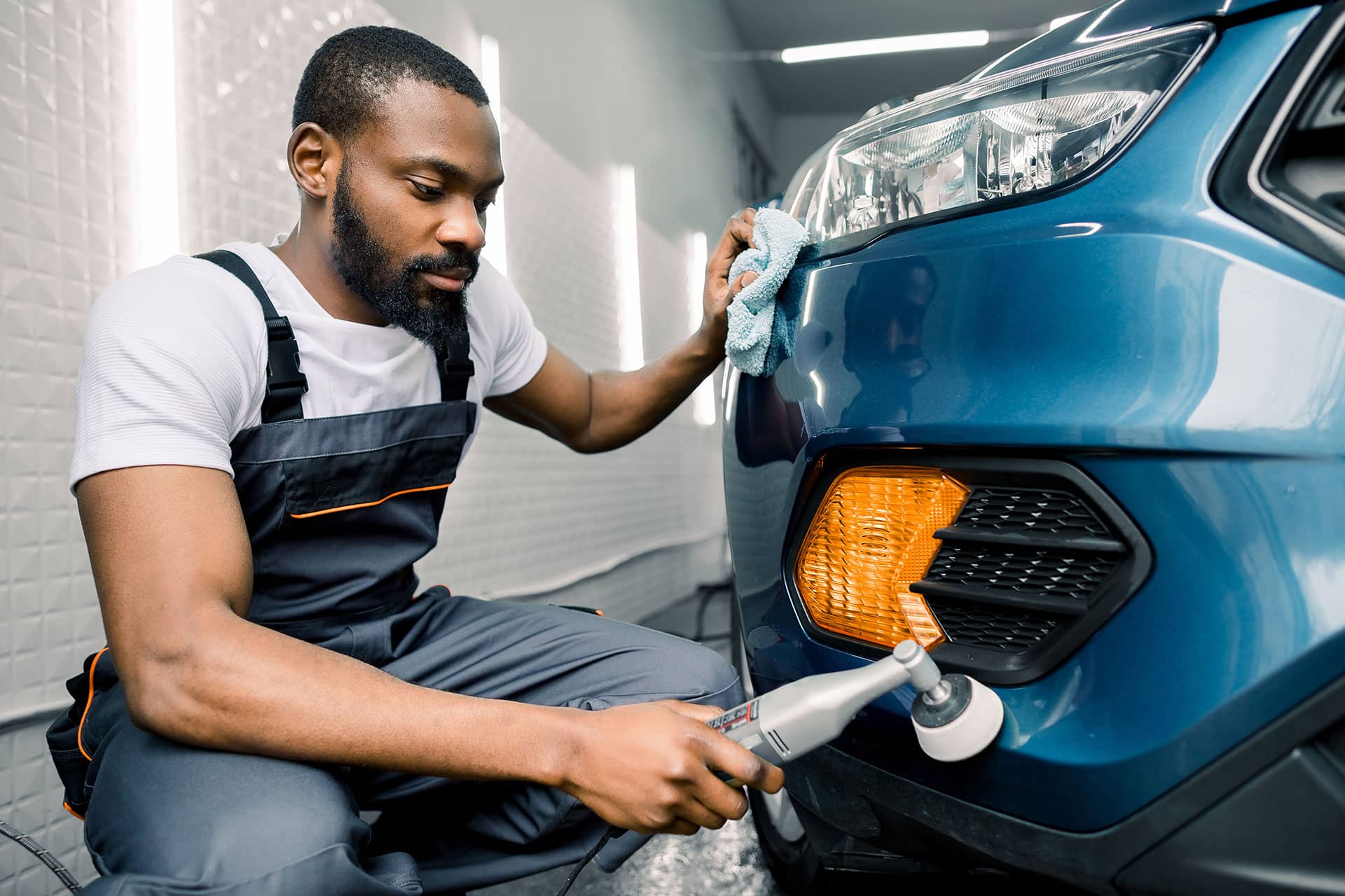 car detailing series polishing concept professio 2021 09 04 15 17 22 utc